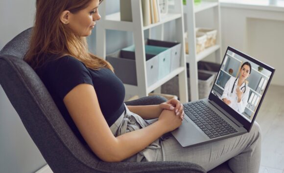 Telemedycyna i&nbsp;e-konsultacje lekarskie – jak działają i&nbsp;kiedy warto z&nbsp;nich skorzystać?